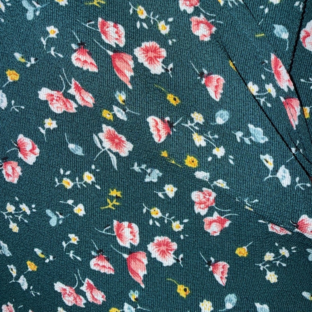 Green Floral Wrap Dress with Ruffle Hem – Short Sleeve Boho Mini Dress Sz S EUC - Picture 4 of 11